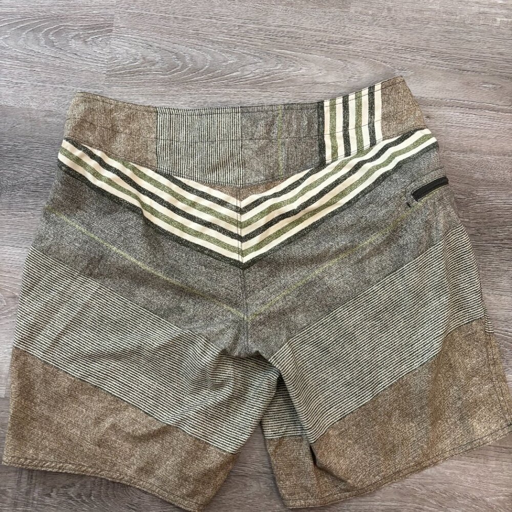 Patagonia Men's Swim 34 - Patagonia size 34 swim trunks - Picture 2 of 5